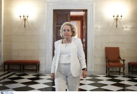 Η δικηγόρος, το συμφωνητικό και οι… αντίπαλοι