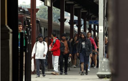 Μέρκελ: Πρέπει να καταπολεμήσουμε τις αιτίες που γεννούν πρόσφυγες