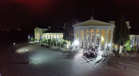 New Yorker: Η ελληνική οικονομία παγιδευμένη σε μέγγενη