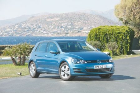 VW Golf 1.0 TSI Blue Motion: Επίθεση από τη βάση