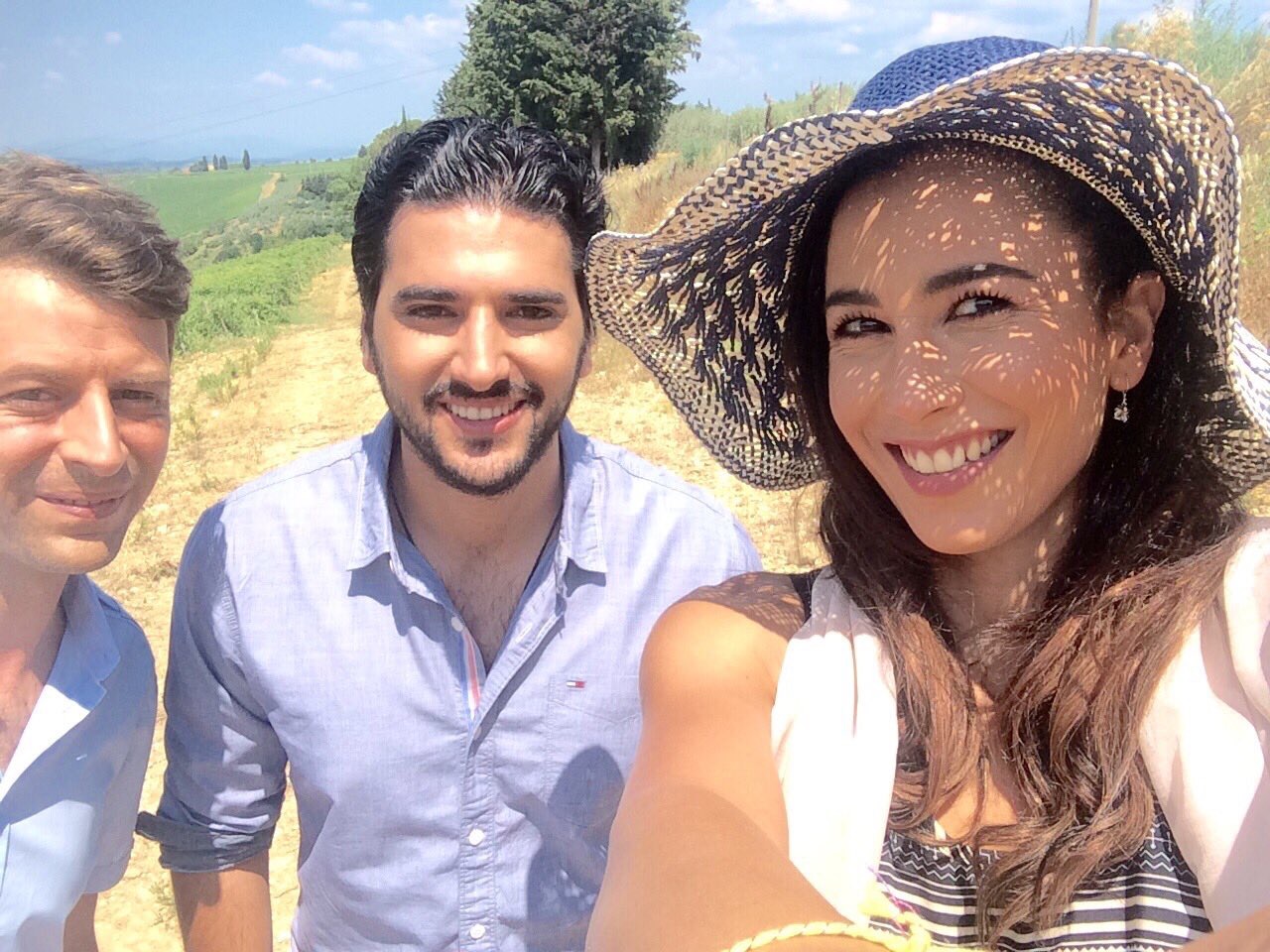 Η ενημέρωση υποχωρεί, η ψυχαγωγία έρχεται