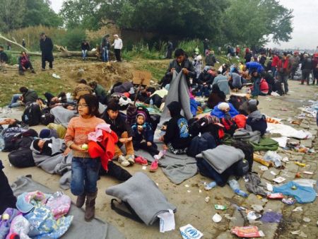 Προσφυγικό: Κλιμακώνεται η ένταση στη μεθόριο Σερβίας-Κροατίας