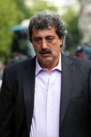 «Πόλεμος» Πολάκη – ΠΟΕΔΗΝ στον απόηχο του δημοσιεύματος του Guardian