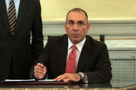 Ο Π. Καμμένος παραίτησε τον Δ. Καμμένο