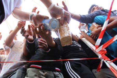 Πετρούπολη: Συγκέντρωση ειδών για τους πρόσφυγες