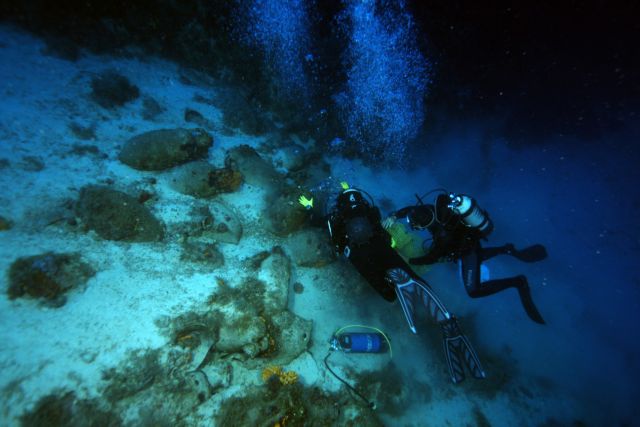 Σπουδαία αρχαιολογική ανακάλυψη: 22 αρχαία ναυάγια στους Φούρνους