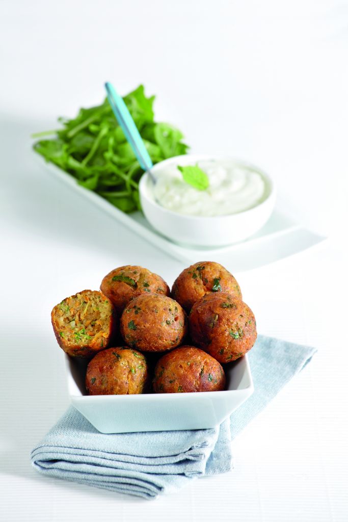 Κολοκυθοκεφτέδες με ταλαγάνι και σος γιαουρτιού