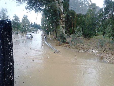 Σοβαρά προβλήματα στα Φάρσαλα από ισχυρή βροχόπτωση