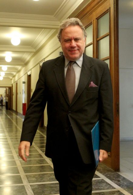 Ο υπουργός κόβει συντάξεις, οι πρώην συνεργάτες διεκδικούν αυξήσεις | tovima.gr