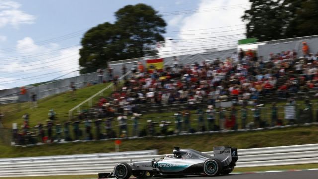 GP Iαπωνίας 2015: Νίκη Λιούις Χάμιλτον-Σε θέση ισχύος η Mercedes