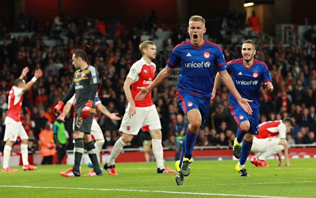 Champions League: «Κανονιέρης» ο Ολυμπιακός νίκησε  την Αρσεναλ με 3-2 μέσα στο Emirates