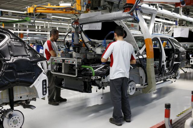 VW: Για επώδυνες αλλαγές προειδοποιεί το προσωπικό ο νέος CEO