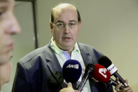 Φίλης: Πάταξη φοροδιαφυγής το ισοδύναμο για ΦΠΑ στα ιδιωτικά σχολεία