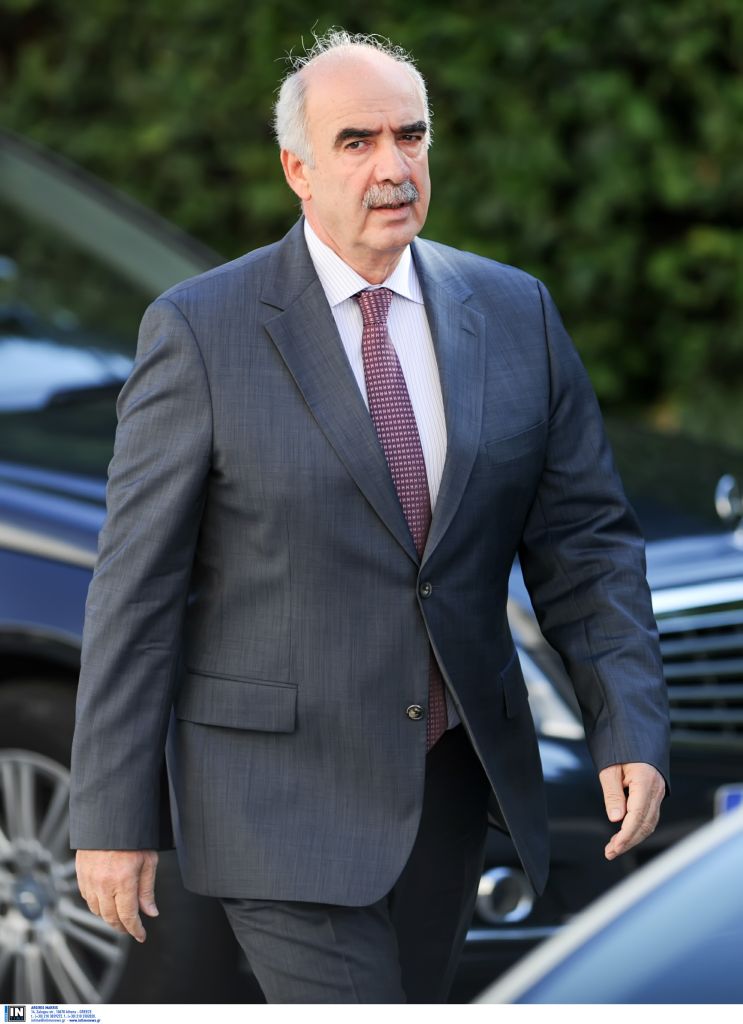 Νέα Δημοκρατία: Σε θέση μάχης τα στρατόπεδα των δελφίνων
