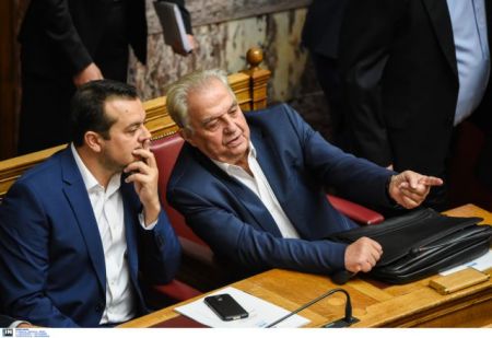 Υπόγειος πόλεμος στο Μαξίμου