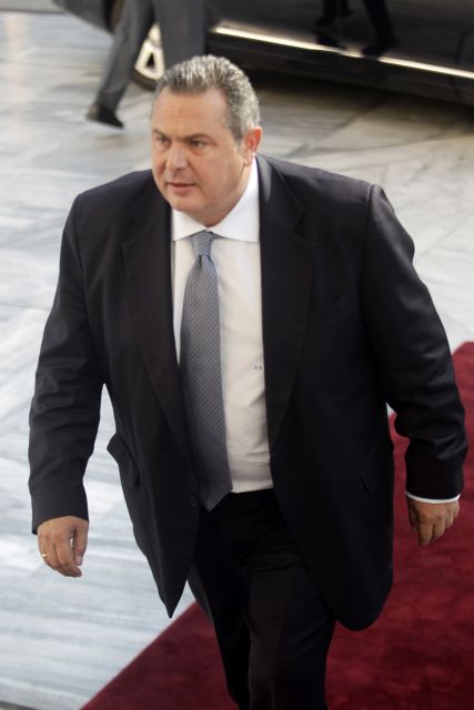 Με πολεμικό πλοίο στο Αγιον Ορος