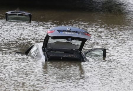 Δεκάεξι νεκροί και πέντε αγνοούμενοι από τις πλημμύρες στην Κυανή Ακτή