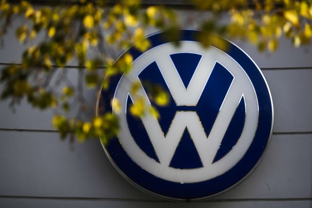 Handelsblatt: Σε «οκτώ εκατ. οχήματα» στην Ευρώπη το λογισμικό της VW