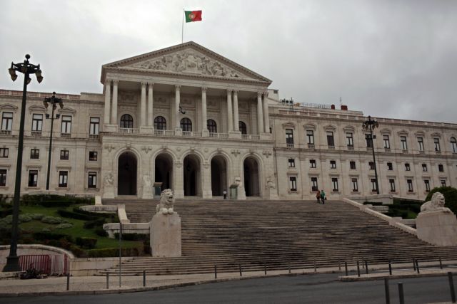 Πορτογαλία: Δεξιά κυβέρνηση σε αριστερό κοινοβούλιο;
