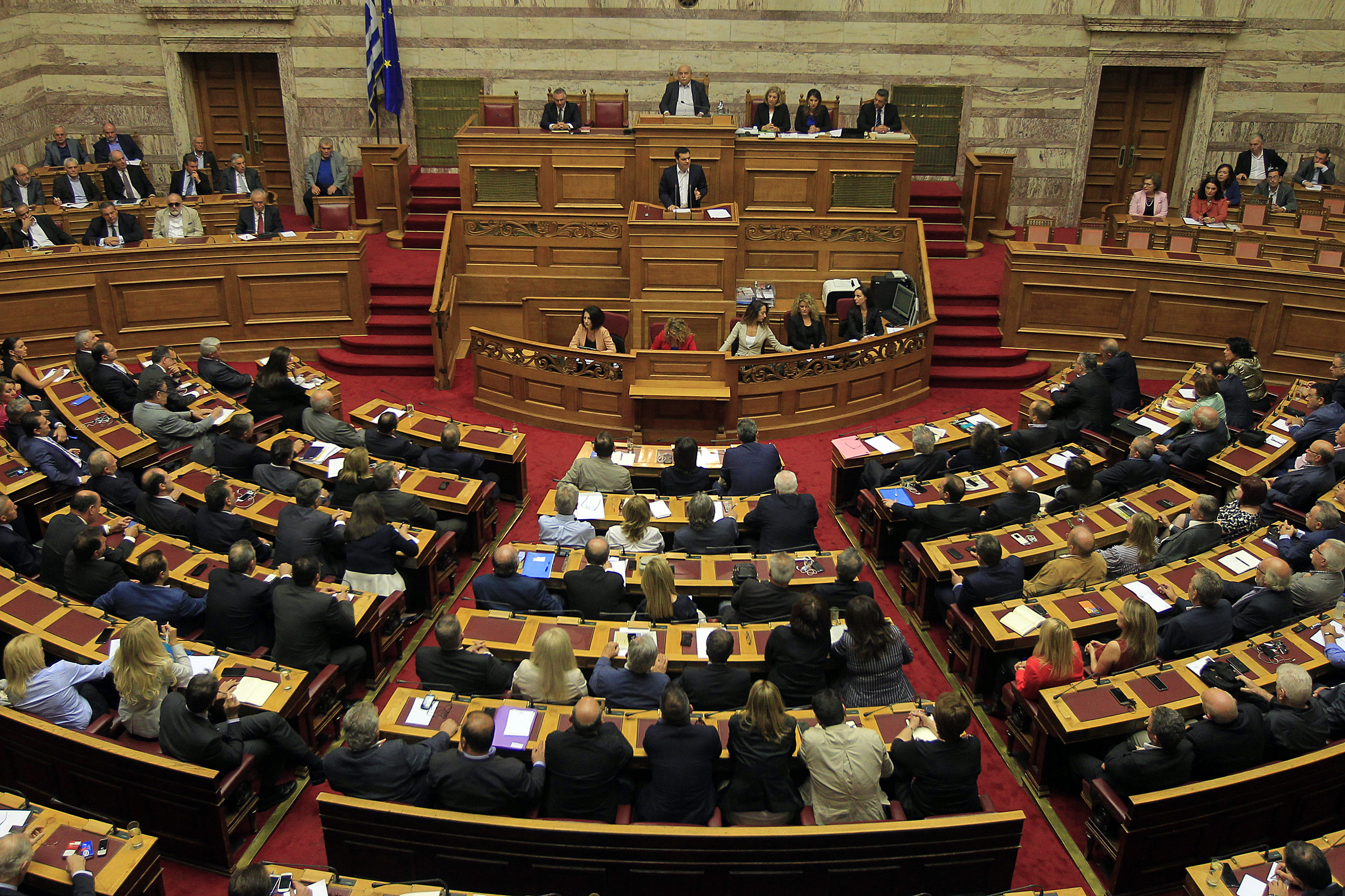 Τσίπρας στη Βουλή: Στο τέλος της 4ετίας να έχουμε μια Ελλάδα που θα έχει αφήσει πίσω της κρίση και μνημόνια