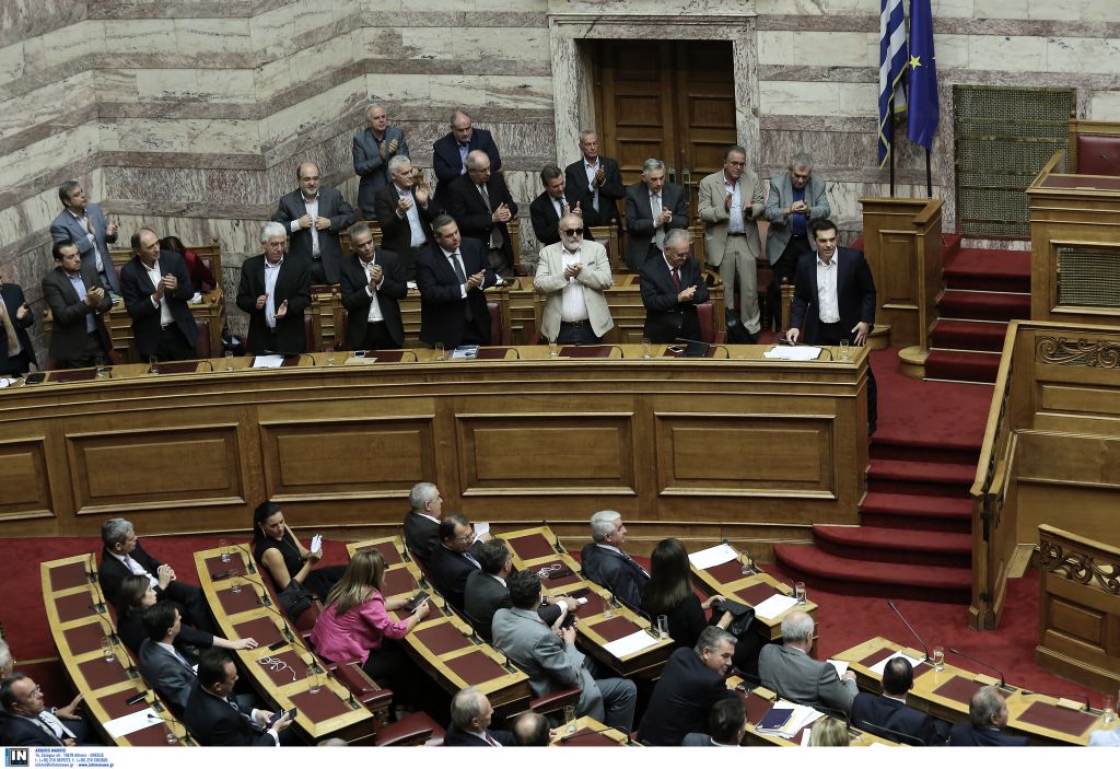 Επιχείρηση φυγής προς τα εμπρός μέσω ανασχηματισμού