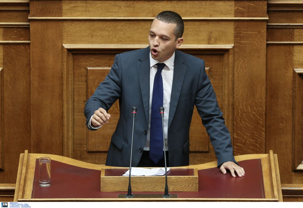 Ομόφωνη «καμπάνα» κατά Κασιδιάρη για αντικοινοβουλευτική συμπεριφορά