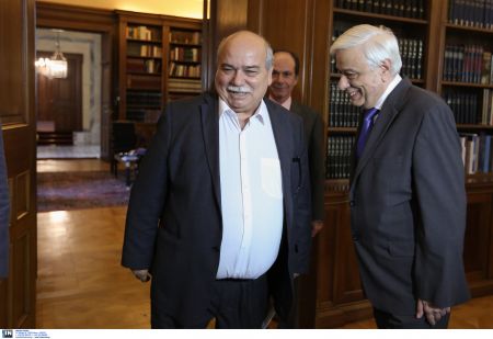 Παυλόπουλος σε Βούτση: Εύχομαι  να είστε πρόεδρος όλων των βουλευτών