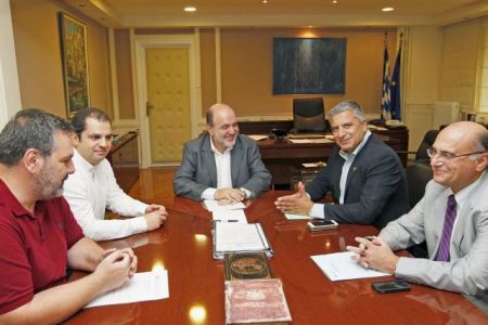 Αλεξιάδης: Ειδικό καθεστώς για την πληρωμή των ιατρικών επισκέψεων με κάρτα