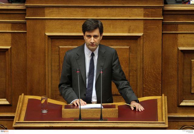 Γ. Χουλιαράκης: Η ψήφιση του πολυνομοσχεδίου εξαλείφει το ρίσκο εξόδου από το ευρώ