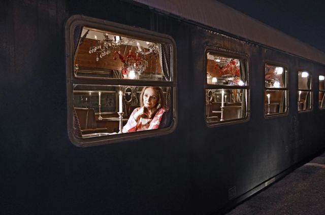 Ο «Guardian» απογειώνει το «Τρένο στο Ρουφ»