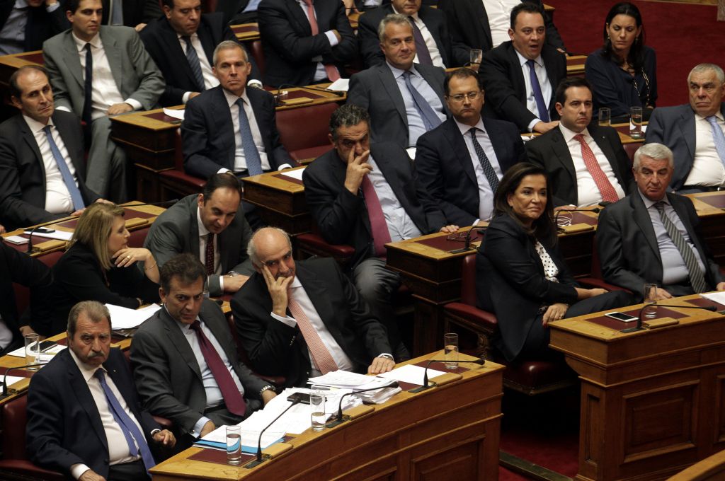 Ν.Δ: «Δεν πρέπει να ξεχνάμε ότι είμαστε αξιωματική αντιπολίτευση»