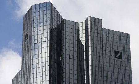 Ζημιές- ρεκόρ 6 δισ. ευρώ αναμένει η Deutsche Bank