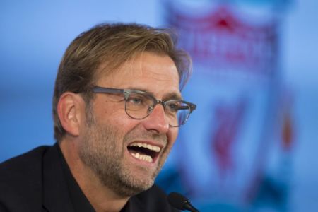 Έπιασε αμέσως δουλειά ο Κλοπ, συνομίλησε με παίκτες