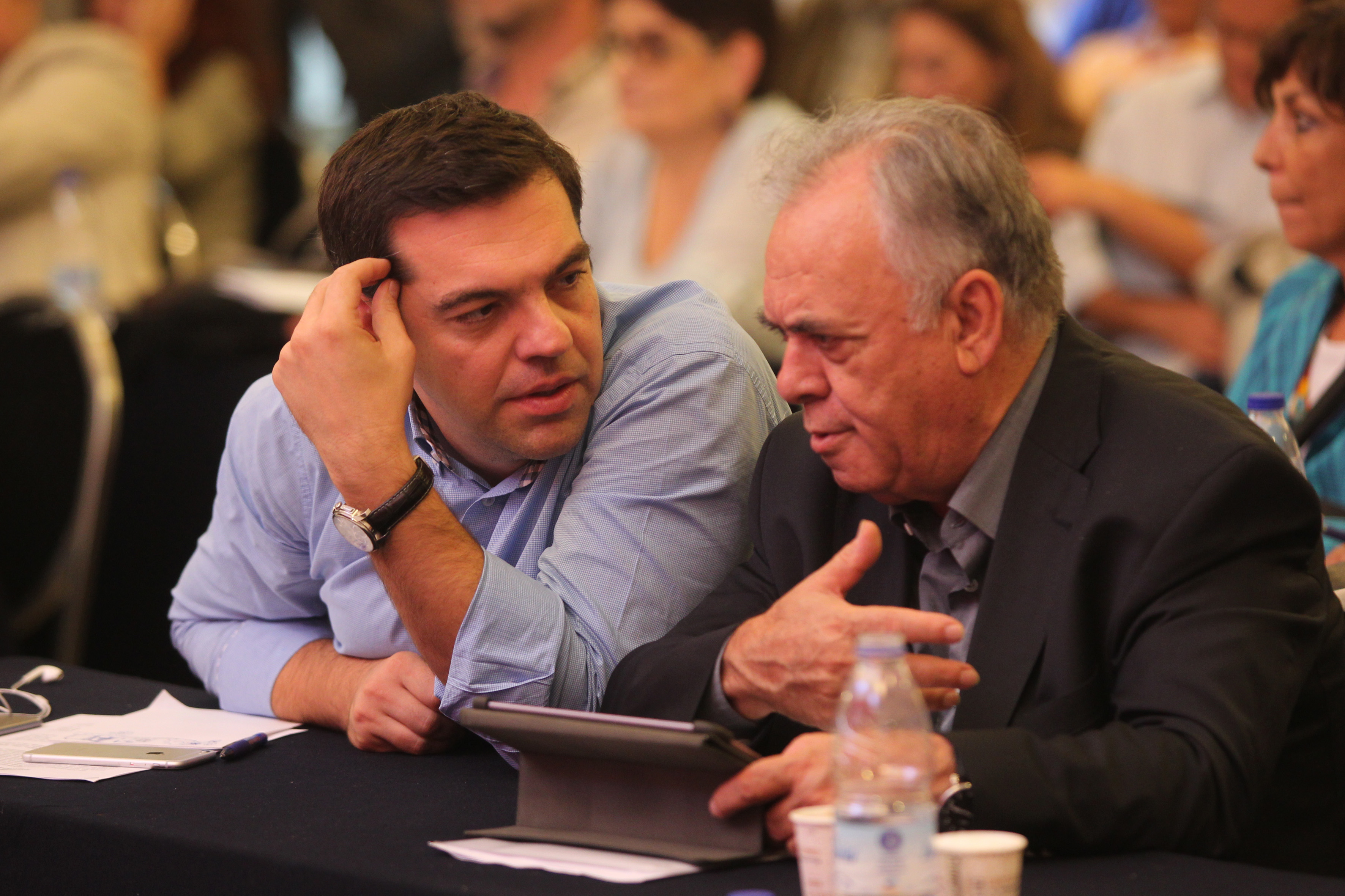 Σκέψεις για «ηρωική» έξοδο από την κυβέρνηση στην Πολιτική Γραμματεία του ΣΥΡΙΖΑ
