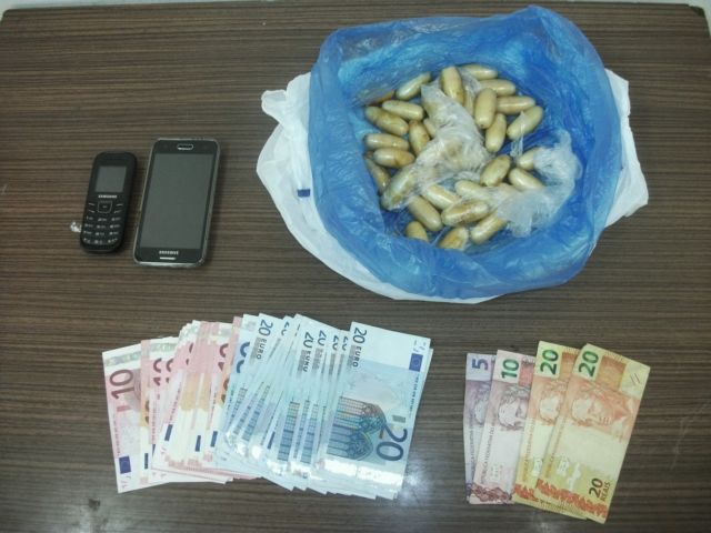Συνελήφθη 38χρονη για εισαγωγή κοκαΐνης στην Ελλάδα