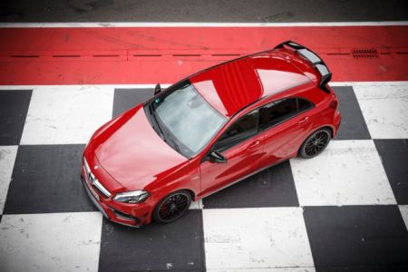Mercedes-AMG A 45 4MATIC: Στην αθέατη πλευρά του φεγγαριού