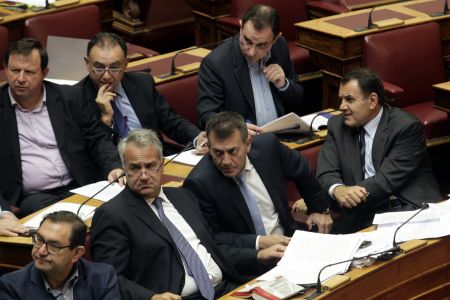 45 βουλευτές της ΝΔ ζητούν την αποπομπή του Ν. Φίλη