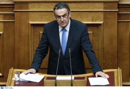 Βουλή: Ακραία φραστική επίθεση Χρ. Παππά κατά Χ. Αθανασίου