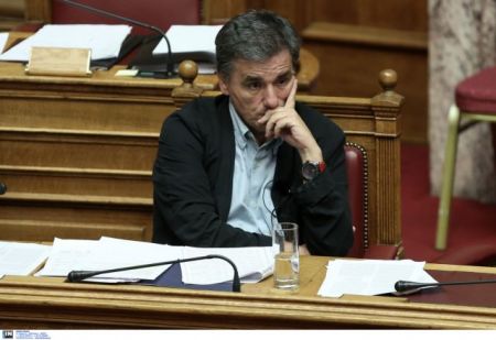 Επίσκεψη-«αστραπή» της τρόικας για τα μέτρα που καθυστερούν