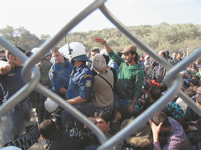 Οι άγνωστες παρανομίες από ΜΚΟ στο Προσφυγικό
