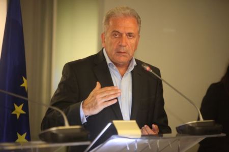 Στο Παρίσι μεταβαίνει ο Δημήτρης Αβραμόπουλος