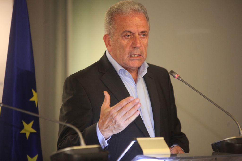 Αβραμόπουλος: Αντίθετος σε αναθεώρηση της συνθήκης Σένγκεν