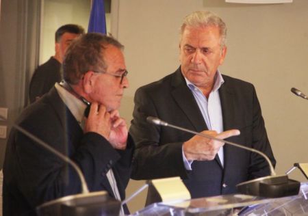 Αβραμόπουλος και Μουζάλας υπέρ μιας παγκόσμιας προσέγγισης του μεταναστευτικού