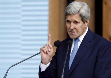 Συναντήσεις Κέρι με Νετανιάχου και Αμπάς ενώ η βία μαίνεται στο Ισραήλ