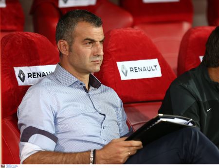 Τέλος ο Δέλλας από τον πάγκο της ΑΕΚ, αναλαμβάνει ο Μανωλάς