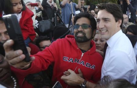 Στις κάλπες οι Καναδοί για να εκλέξουν πρωθυπουργό