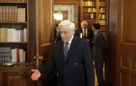 Τσίπρας σε αρχιεπίσκοπο Αμερικής: Λύσεις μέσα από τη συνεννόηση