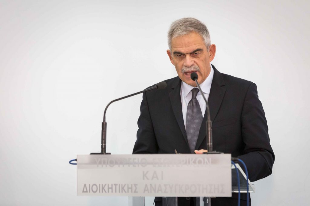 Τόσκας: Δεν μπορεί να γκρεμιστεί ο φράχτης στον Εβρο