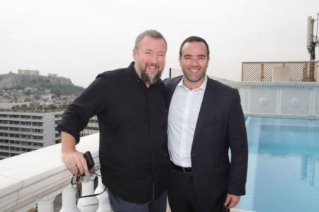 Το Vice επεκτείνεται