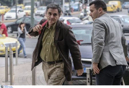 Ξεκινούν οι επαφές με τους επικεφαλής του κουαρτέτου